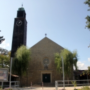 Bild Kirchenvorplatz